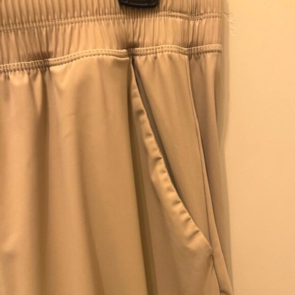 Old Navy High-Waisted SleekTech Barrel Ankle Pants - MED - NWOT - Picture 6 of 8